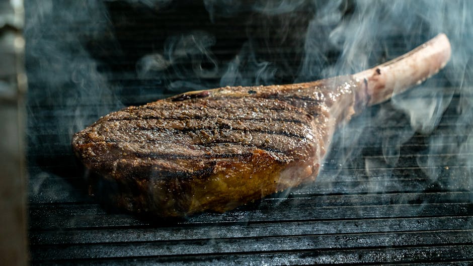Côtes de boeuf grillées à la table